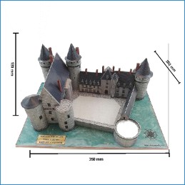 Maquette du Château de Sully sur Loire. - Dimensions